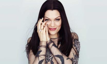 La chanteuse britannique Jessie J est  enceinte.