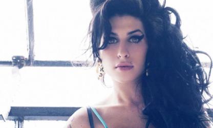 Amy Winehouse fait son retour sur scène en hologramme