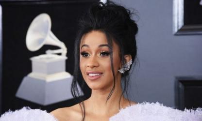 Cardi B confirme sa grossesse et dévoile son baby bump !