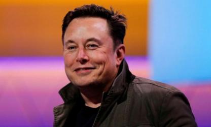 Elon Musk de directeur général de Tesla Motors au propriétaire de Twitter.