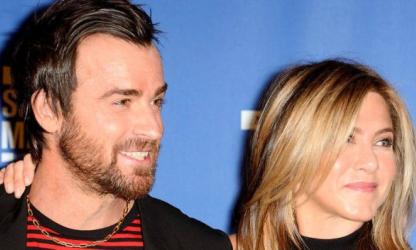 Jennifer Aniston officiellement divorcée de Justin Theroux !