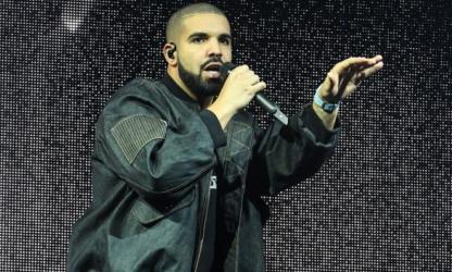 "Rock With You" : Drake rend hommage à Michael Jackson en plein concert !