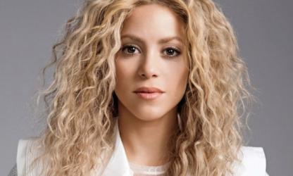 Shakira sous le feu des critiques pour un collier nazi