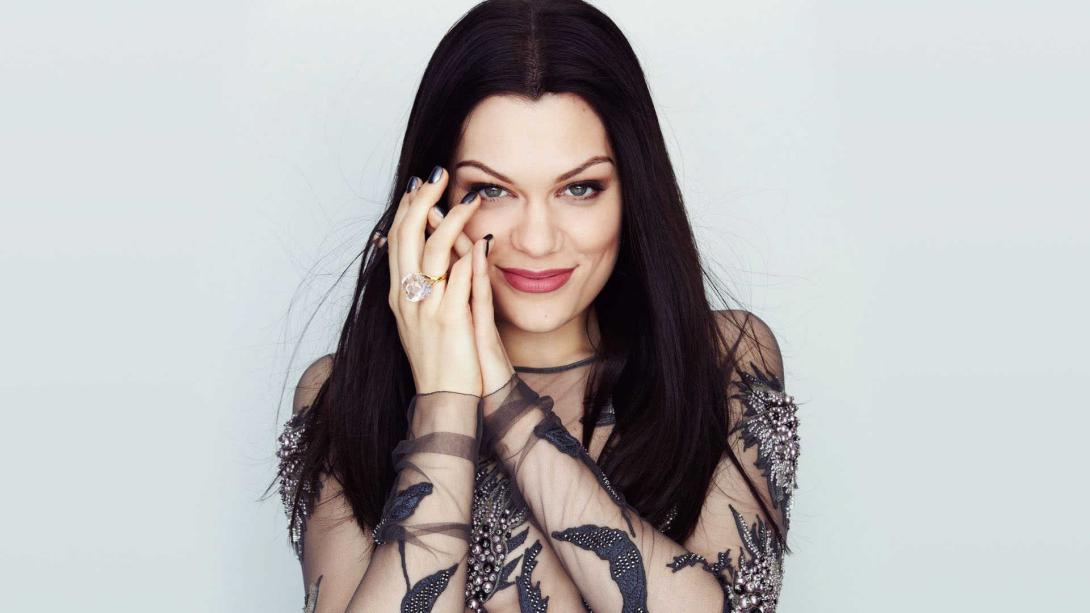 La chanteuse britannique Jessie J est  enceinte.