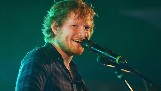 Ed Sheeran arrête son show deux fois pour aller aux toilettes !