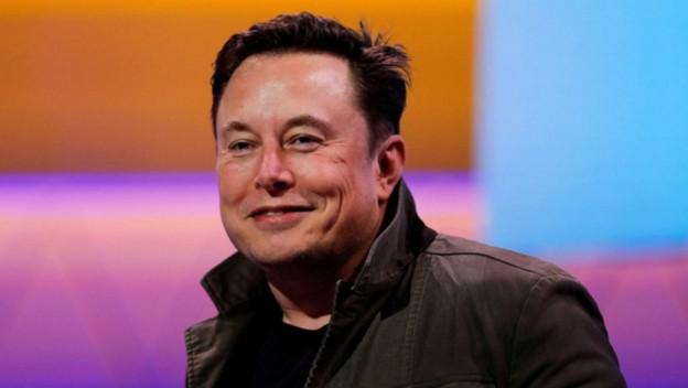 Elon Musk de directeur général de Tesla Motors au propriétaire de Twitter.