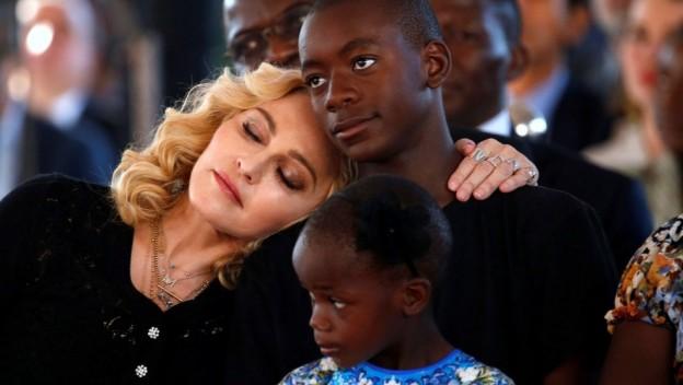 Madonna en collaboration avec Facebook pour une collecte de fonds en faveur de sa fondation au Malawi