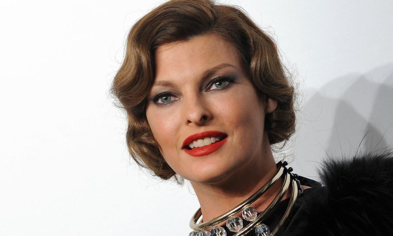 Linda Evangelista a surmonté deux cancers du sein au cours des cinq dernières années