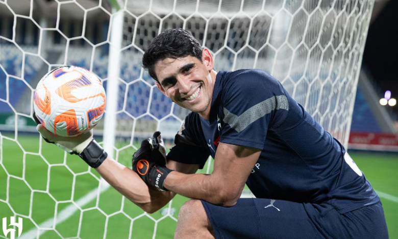 Yassine Bounou figure parmi les nommés pour le Trophée Yachine