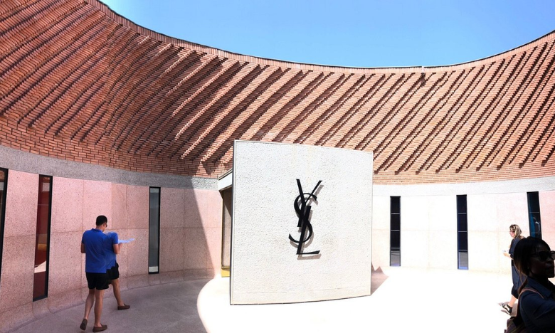 Le musée YSL Marrakech accueille l'exposition "Serpent. Art aborigène d’Australie"