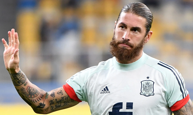 Sergio Ramos se dévoile en musique flamenco dans un nouveau clip