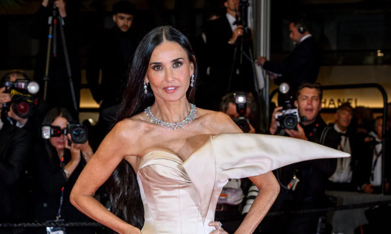 Demi Moore fait un retour triomphal à Cannes avec "The Substance"